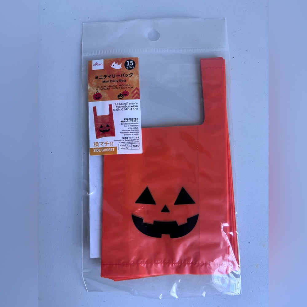 Daiso Halloween Orange Pumpkin 15 pcs Mini Bag